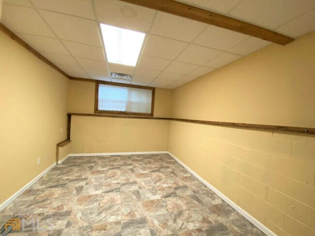 Building Photo - 3520 Cowan Ridge Dr