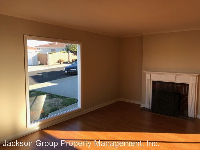 Building Photo - 127 Springwood Way