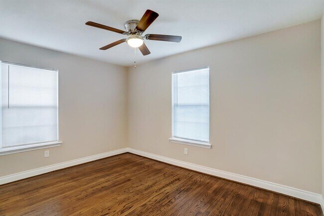 Foto del edificio - 6634 Granite St
