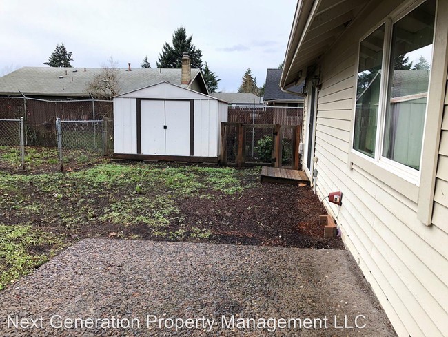 Building Photo - 3 br, 2 bath House - 82 Bradford Ct.