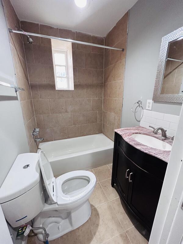 Foto del edificio - 1221 Lindley Ave