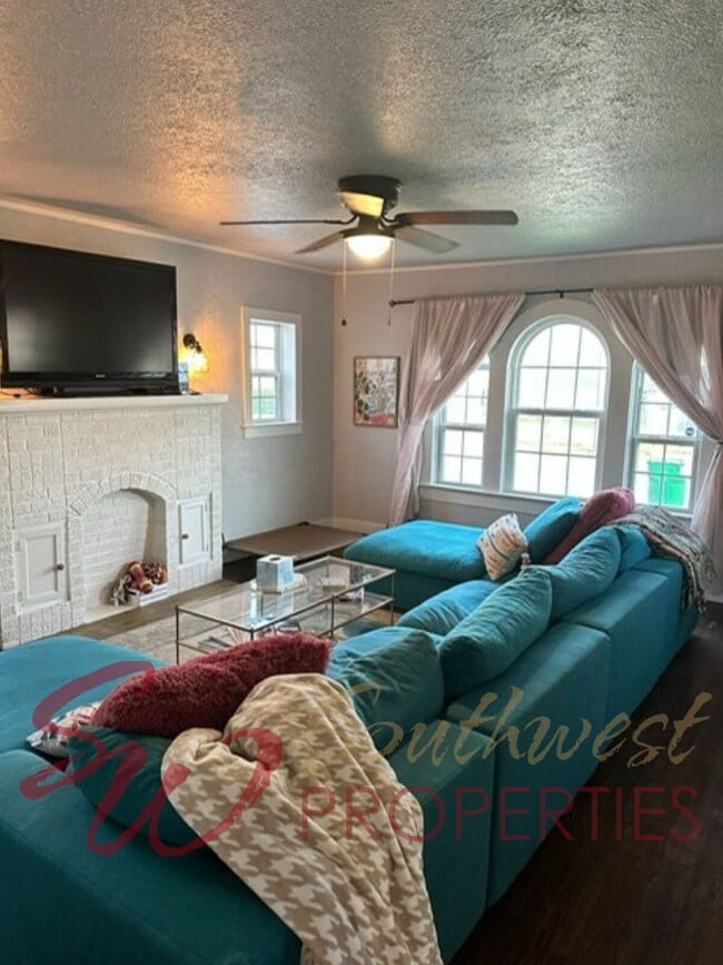 Building Photo - Charming 3 Bedroom Home Just Minutes from Campus