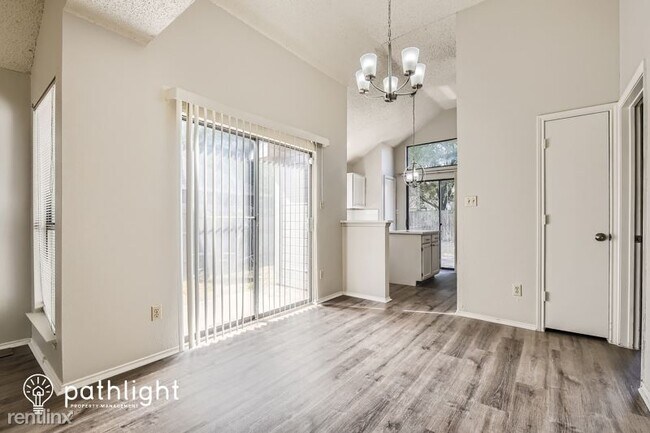 Foto del edificio - 3 br, 2 bath House - 304 Mahogany Drive UNIT