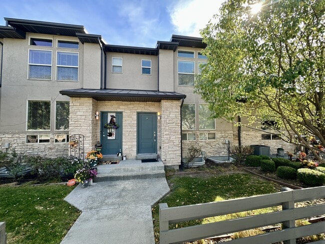 Photo - 7942 5090 W House