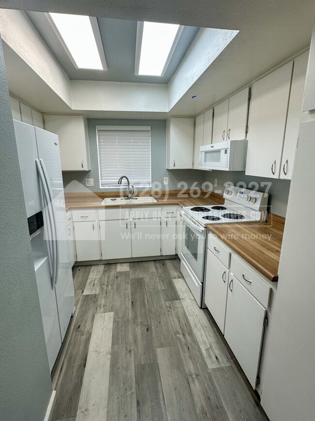 Foto del edificio - 10828 N Biltmore Dr