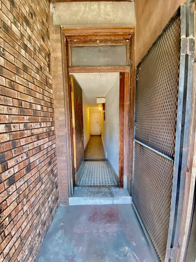 Photo - 2532 S Broad St Apartment