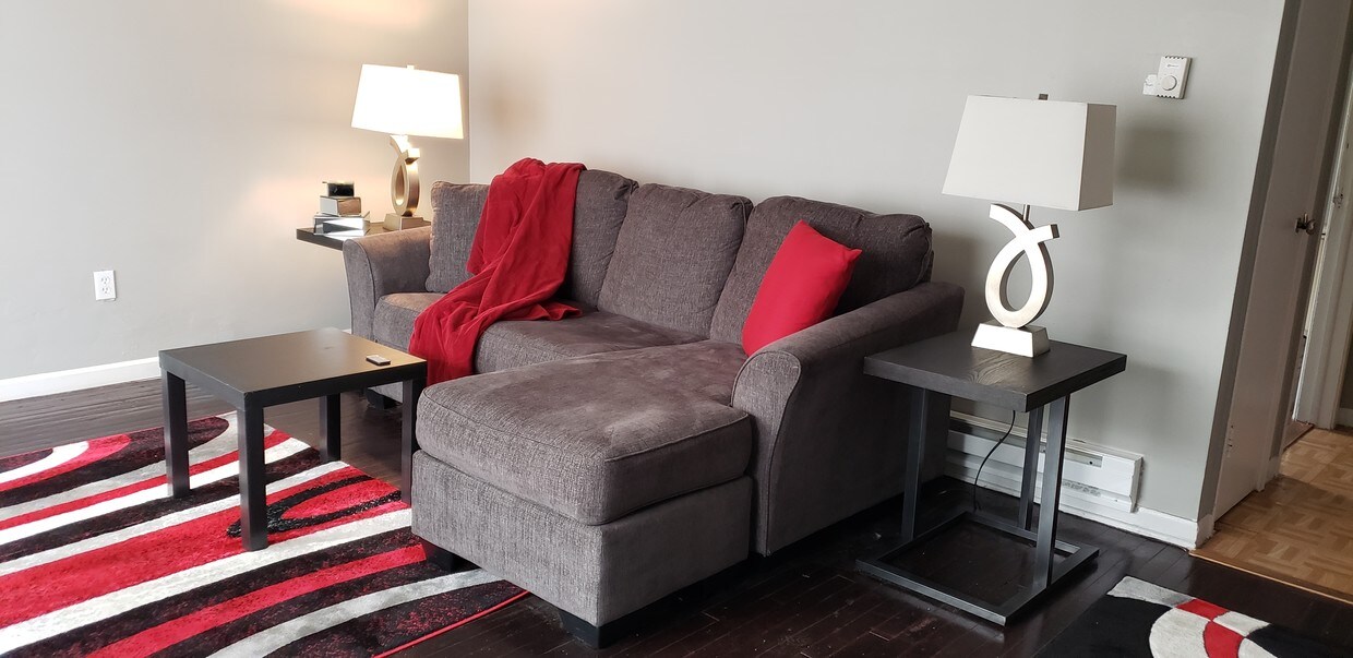 Foto principal - 10411 Cadieux Rd