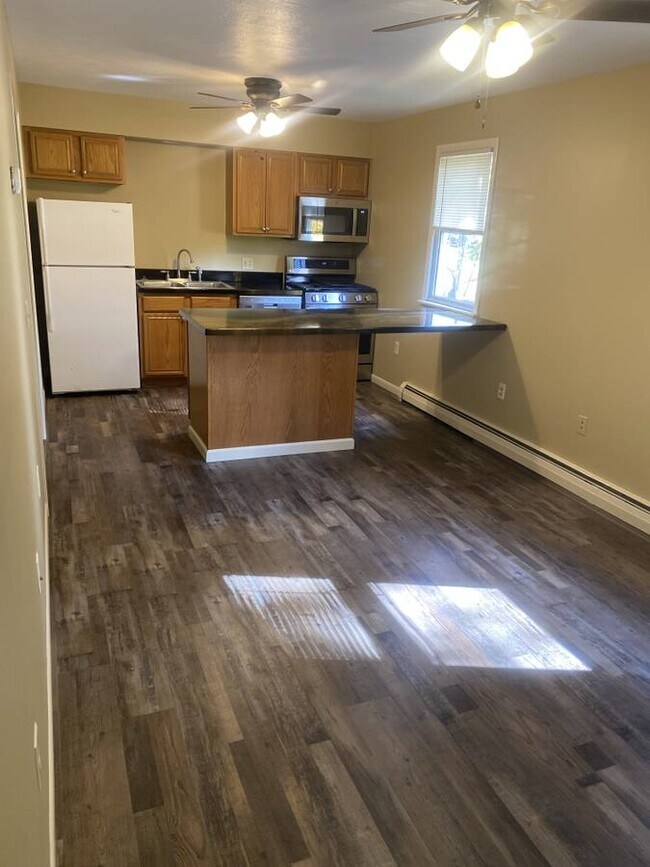 Kitchen Island - 11368 PA-18
