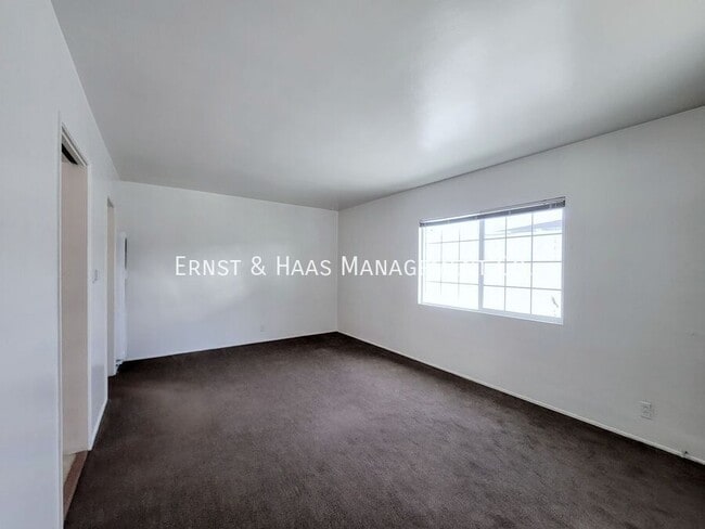 Foto del edificio - 6576 Falcon Ave