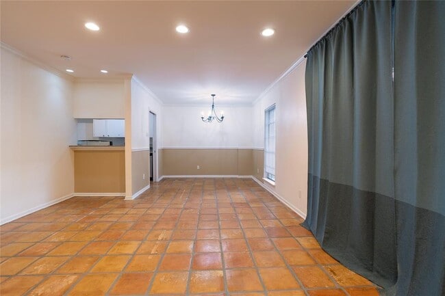 Building Photo - 2824 Briarhurst Dr
