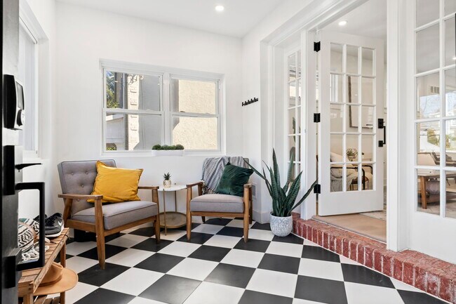 Foto del edificio - 202 W Wayne Ave