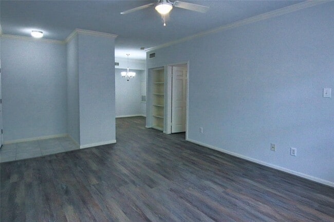 Foto del edificio - 2255 Braeswood Park Dr