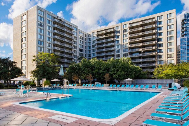 Foto del edificio - 2111 Richmond Hwy