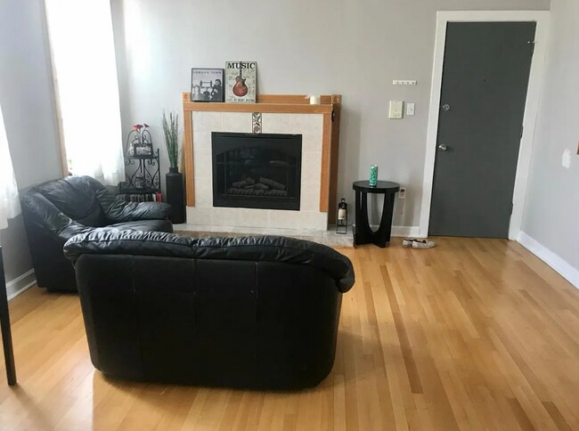 Foto del edificio - 1368 W Evergreen Ave