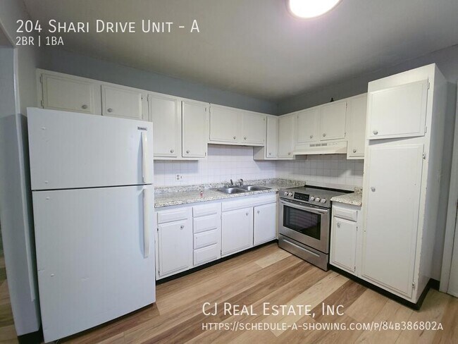 Building Photo - 204 Shari Dr