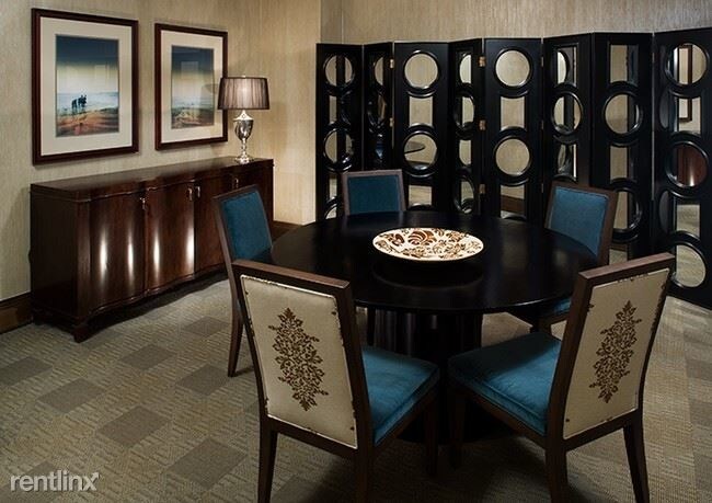 Foto del edificio - 8088 Park Ln