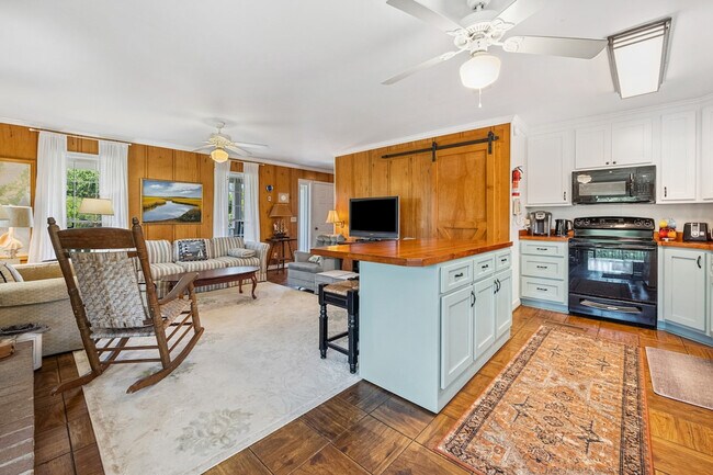 Foto del edificio - 256 Pioneer Loop