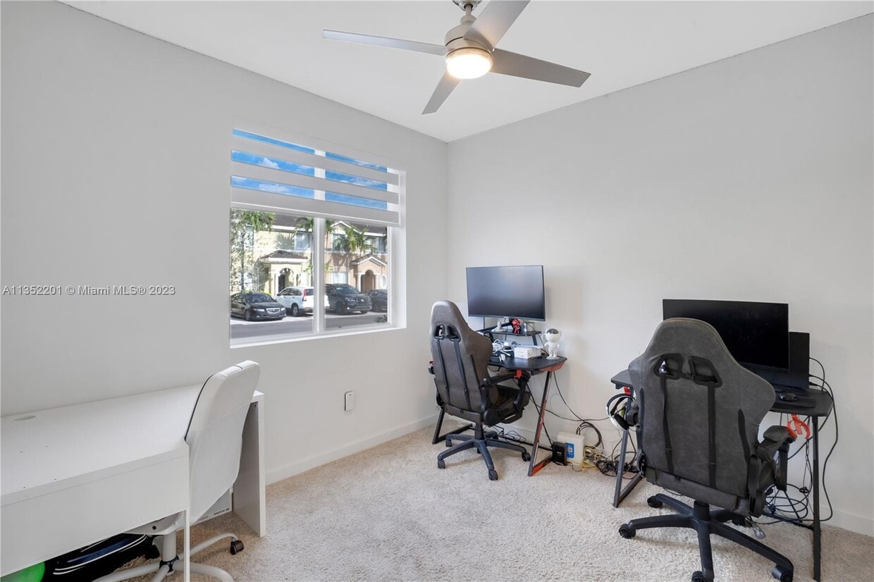 Primary Photo - 1134 SE 23rd Ave