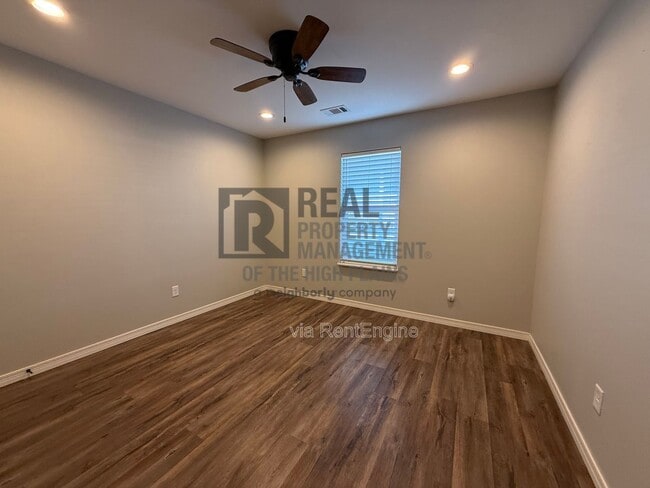 Building Photo - 13055 Raymond Rd