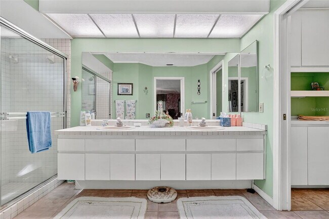 Building Photo - 2824 Summervale Dr