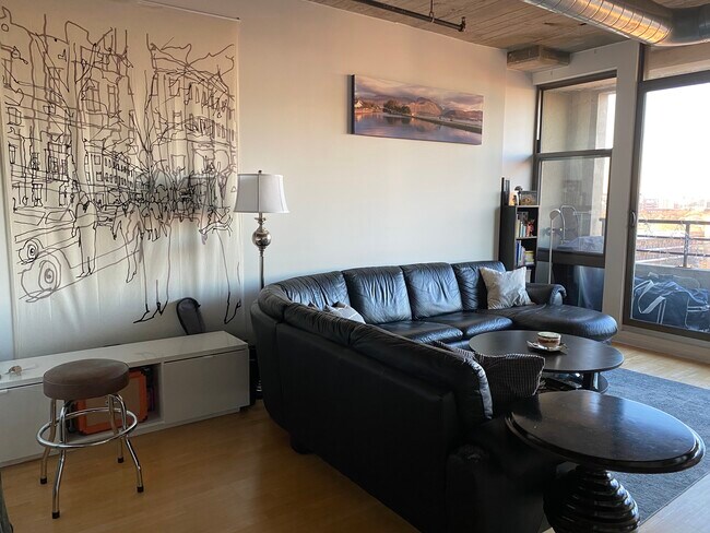 Foto del edificio - 1550 S Blue Island Ave