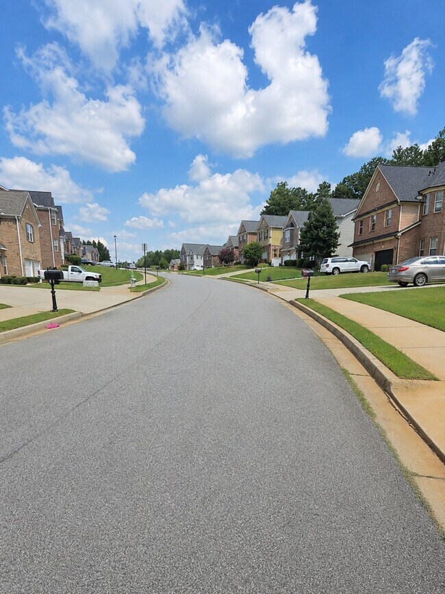 Foto del edificio - 350 Cog Hill Dr