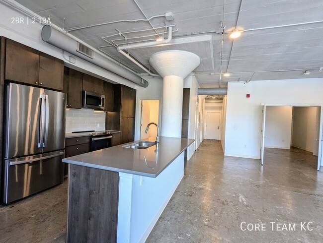 Building Photo - Monarch 2 Bedroom Loft