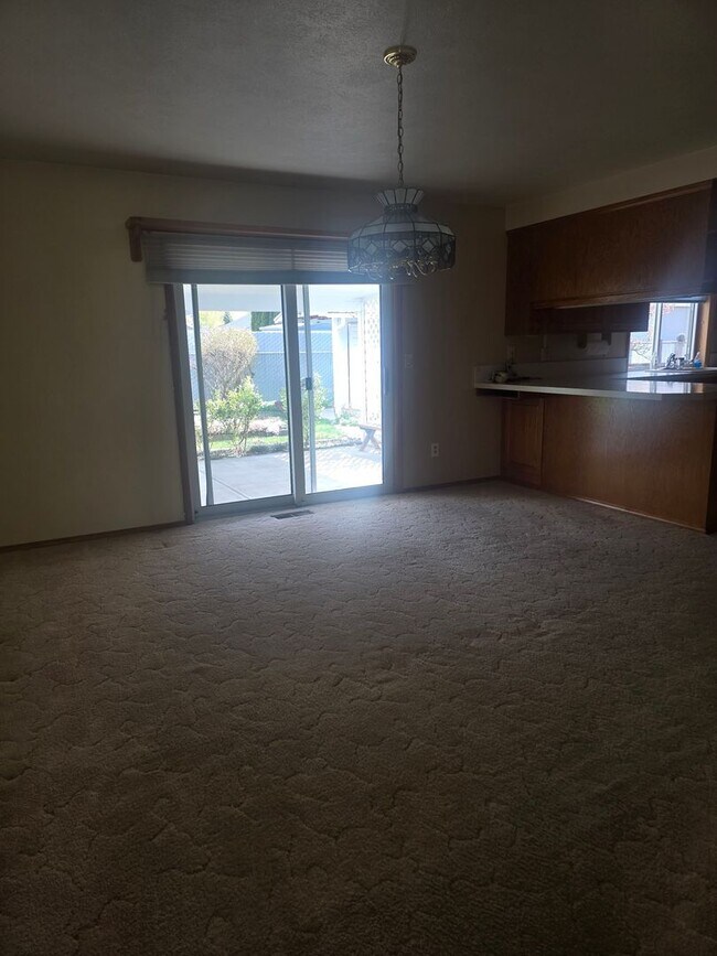 Foto del edificio - 3 bedroom 2.5 bath