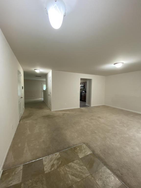 Foto del edificio - 137 Bendick Ct