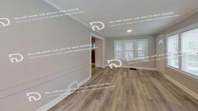 Foto del edificio - 2413 E 69th Terrace