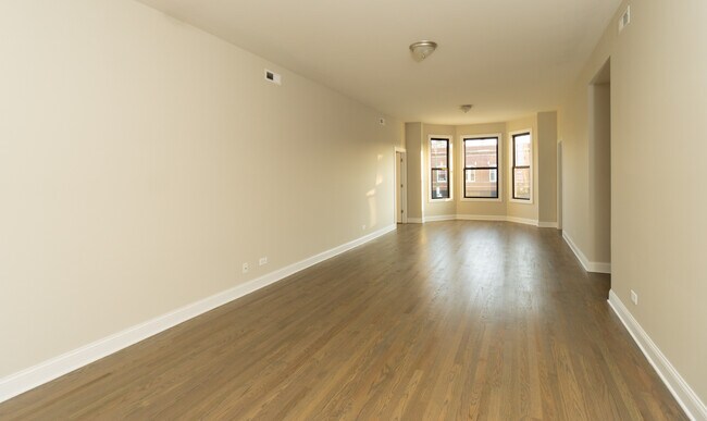 Foto del edificio - 3405 W Fullerton Ave
