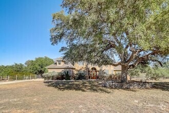 Building Photo - 445 Hanging Oak