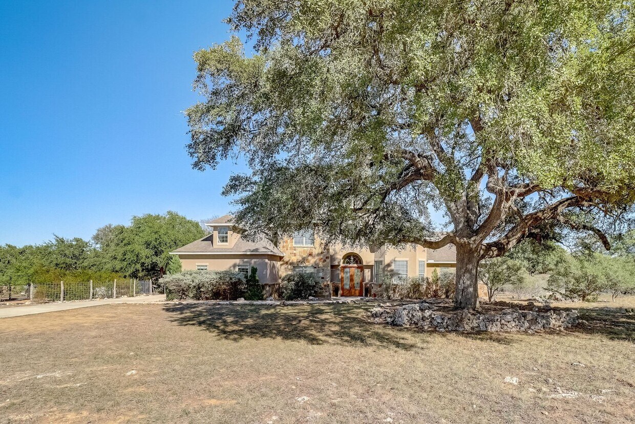 Foto principal - July Move-In Special - Spring Branch Oasis...