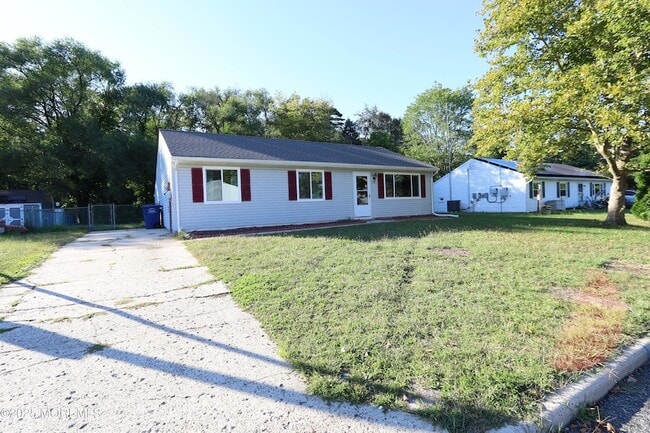 Building Photo - 207 Coville Dr