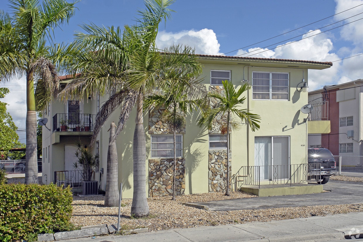 Building Photo - 4381 W Flagler St