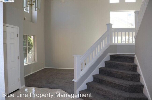 Building Photo - 4 br, 3 bath House - 5132 Pioneer Way