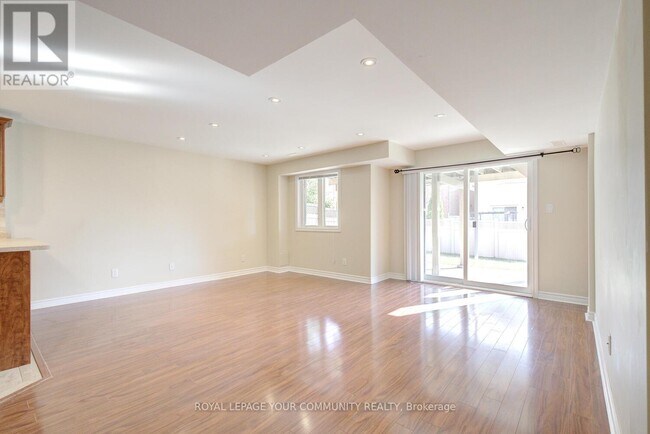 Photo du bâtiment - 625 Grand Trunk Ave