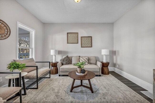 Foto del edificio - Rarely available fantastic home available ...