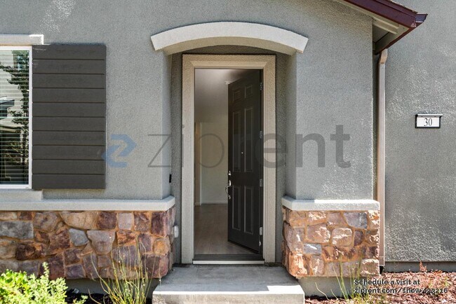 Building Photo - 30 Cypress Ct