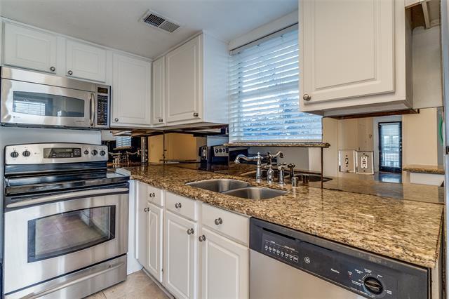 Foto del edificio - 10211 Regal Oaks Dr