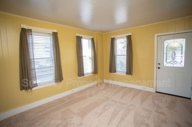 Building Photo - 516 Park Ave