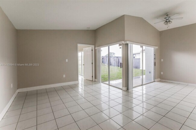 Building Photo - 12000 SW 210th Terrace