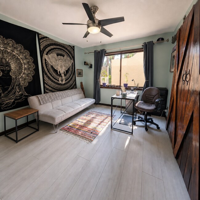 Foto del edificio - 4150 Looking Glass Ln