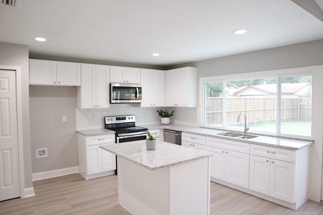 Building Photo - 5212 Fisher Dr