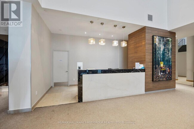 Building Photo - 10 Deerlick Ct