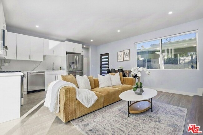 Foto del edificio - 5149 Fulton Ave