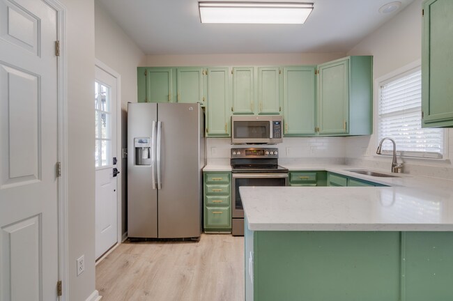 Foto del edificio - 2704 Thurrock Dr