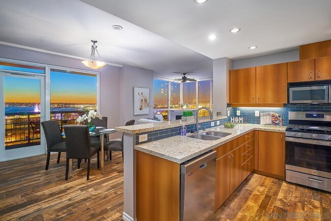 Foto del edificio - 300 W Beech St