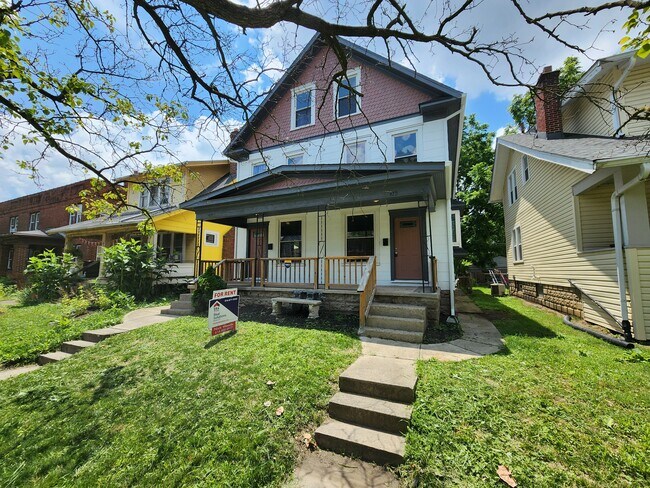 Foto del edificio - 477 Wyandotte Ave