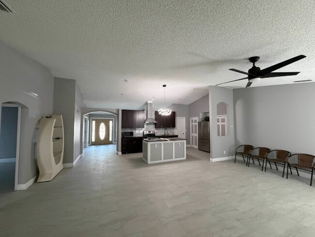 Building Photo - 1743 Laramie Cir